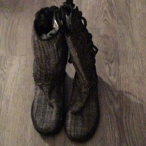 Ugg Canvas Woven Lace Up Boots 2822